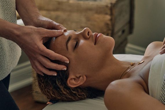 guest enjoying a scalp massage