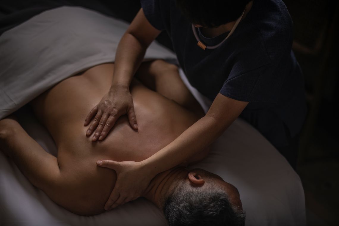 guest enjoying an intensive massage