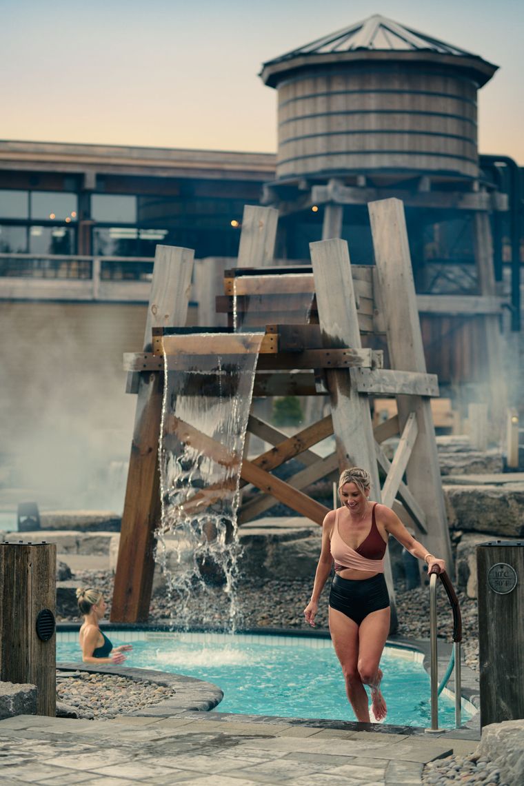 guests doing the cold plunge