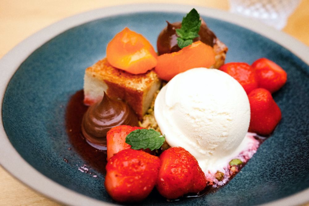 Banana genoise cake, chocolate cremeux, brown butter sablé and honey mascarpone ice cream
