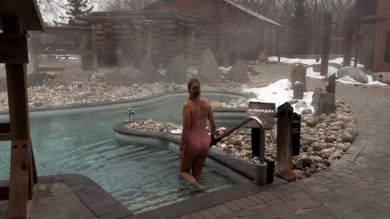 Saige entering a thermal bath