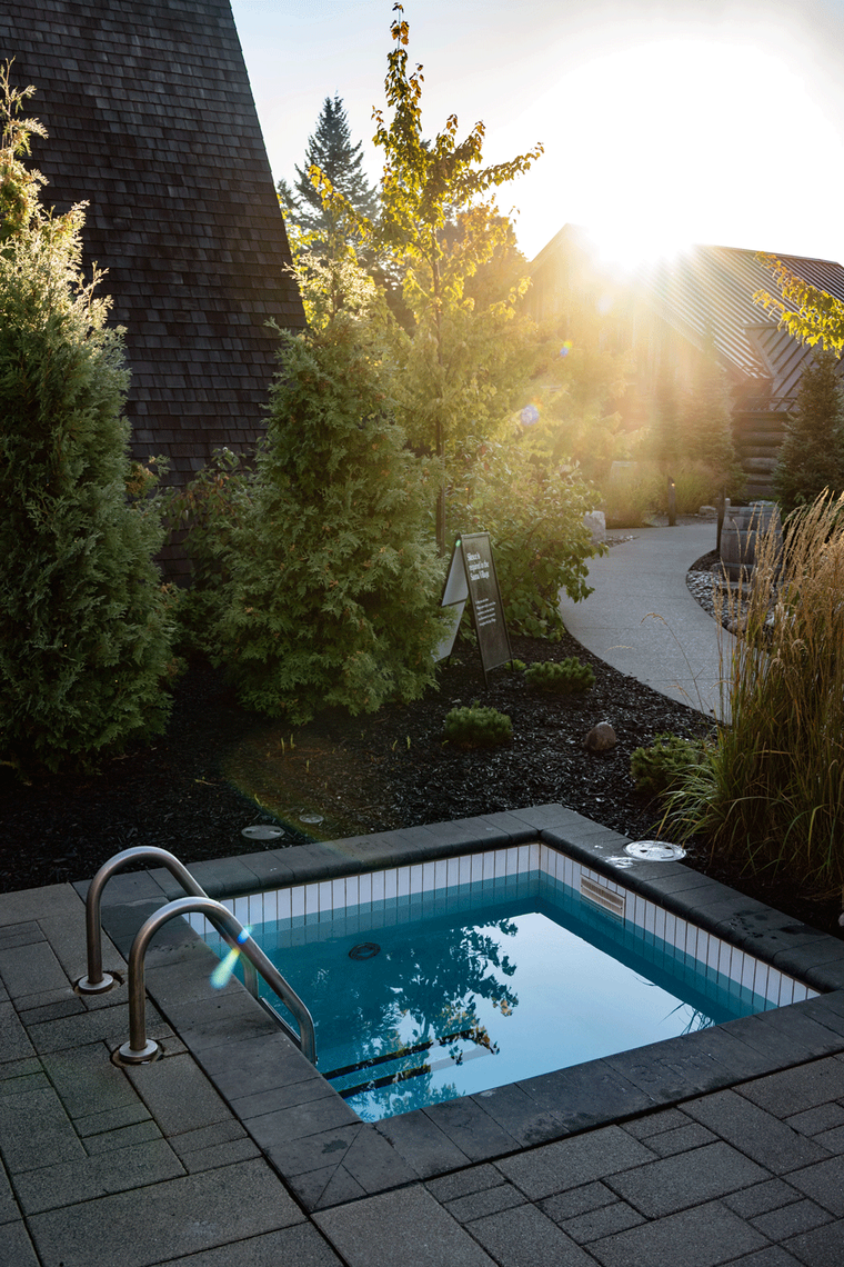 small cold plunge bath