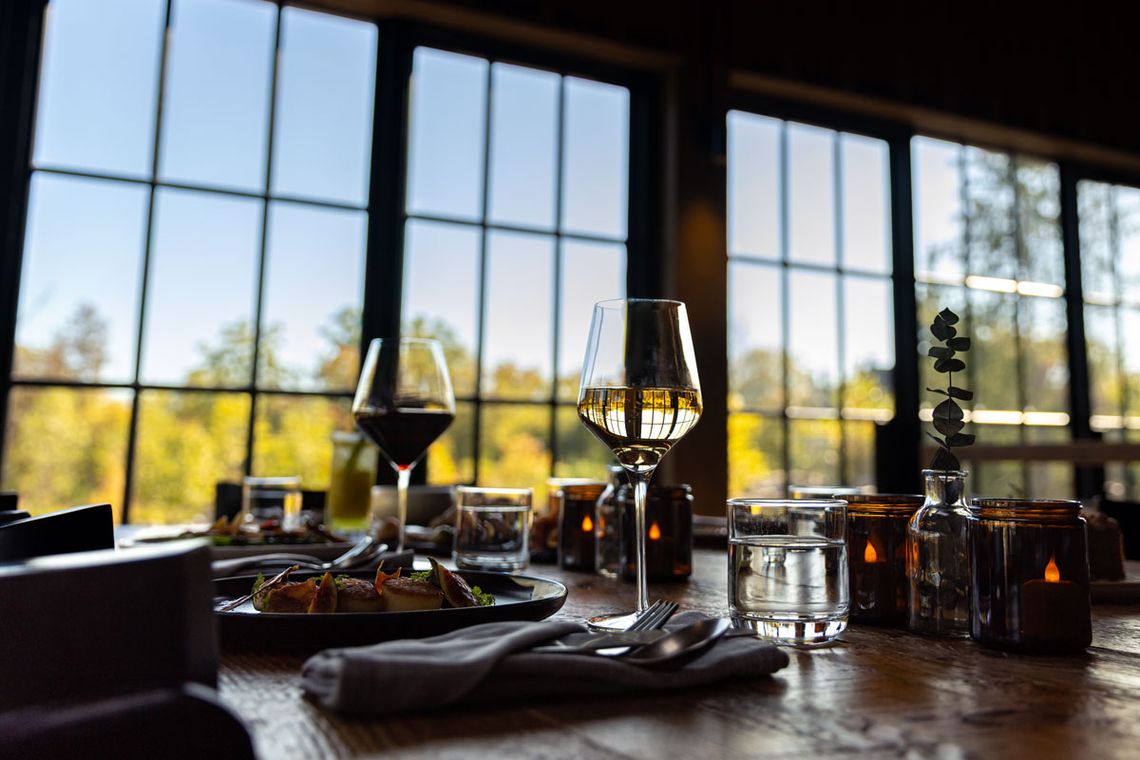 dinner table at Le Resto