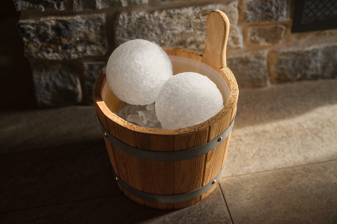 snowballs in a bucket