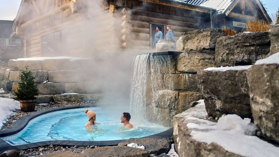 couple in a thermal bath at the spa