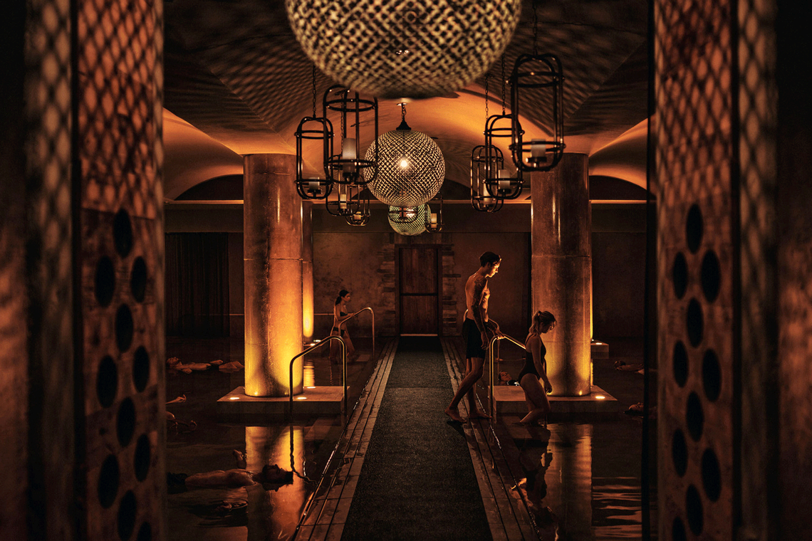 guests entering the kalla flotation pool